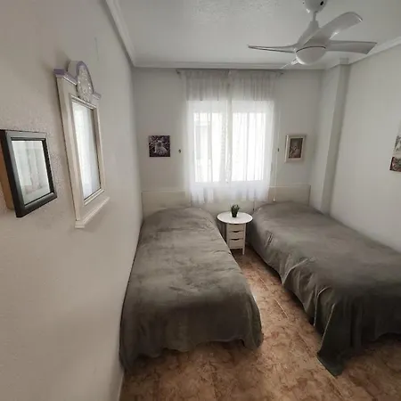 Calle Paralela Estocolmo 1, Two Bedrooms Near Locos And Consum Supermarket