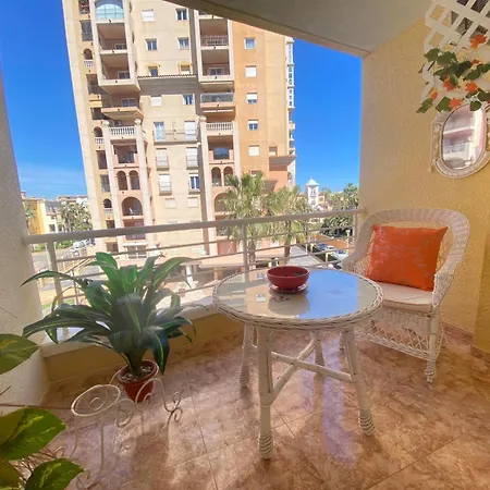 Calle Paralela Estocolmo 1, Two Bedrooms Near Locos And Consum Supermarket *