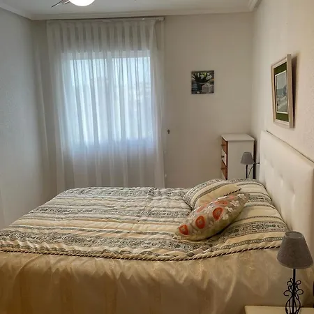 Calle Paralela Estocolmo 1, Two Bedrooms Near Locos And Consum Supermarket